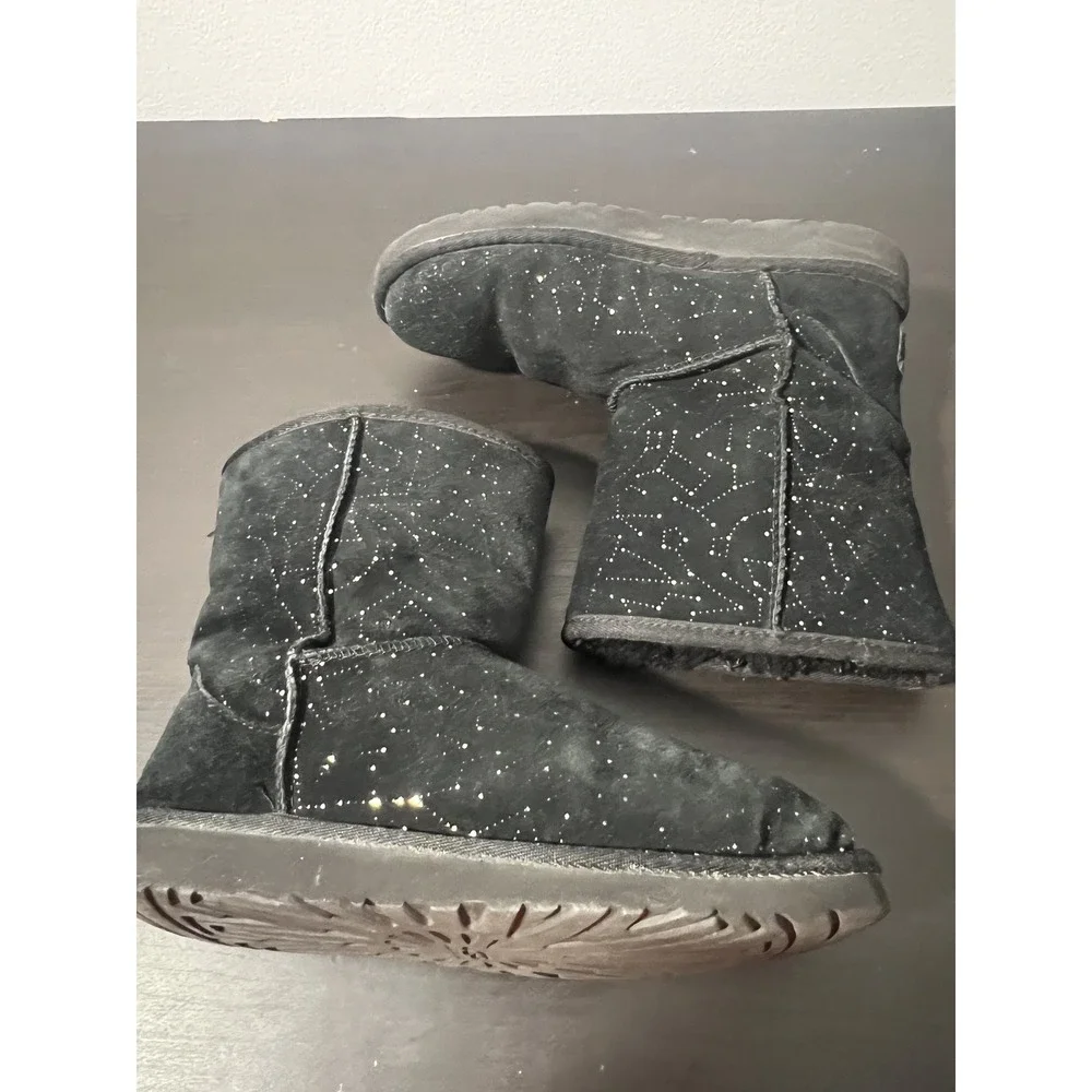 UGG step out